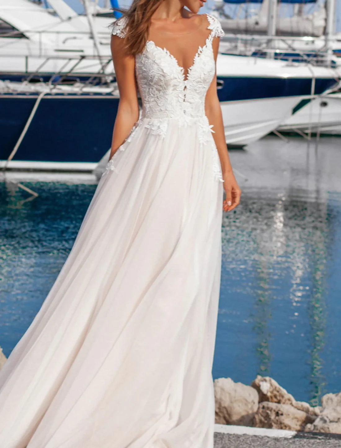 Luolandi Beach Formal Wedding Dresses A-Line V Neck Cap Sleeve Floor Length Lace Bridal Gowns With Appliques Beautiful