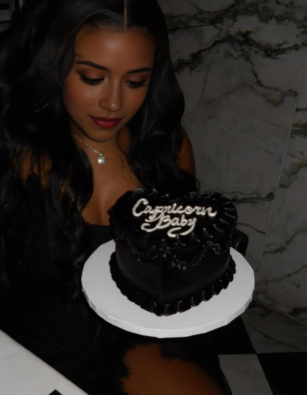 Luolandi Sheath Strapless Lace Short Prom Dress Charming Homecoming Dress Sweetheart Graduation Dress Chic Birthday Party Dress