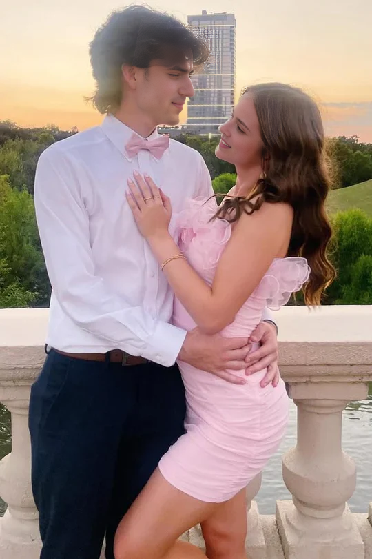 Luolandi Sweetheart Sheath Strapless Ruffles Short Prom Dress Charming Homecoming Dress Lovely Graduation Dress Cute Birthday Party Dress