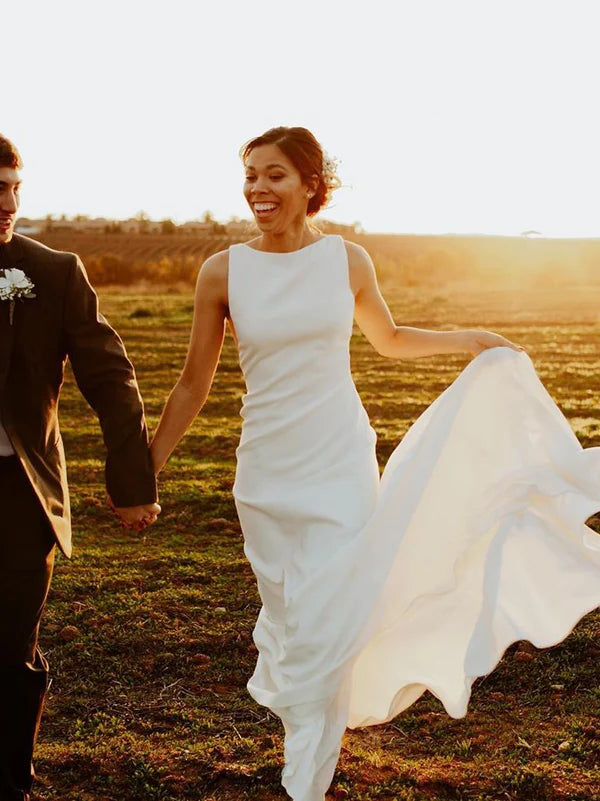 Luolandi Simple Backless V-Neck Chiffon Wedding Dresses Sleeveless Bridal Gowns Elegant