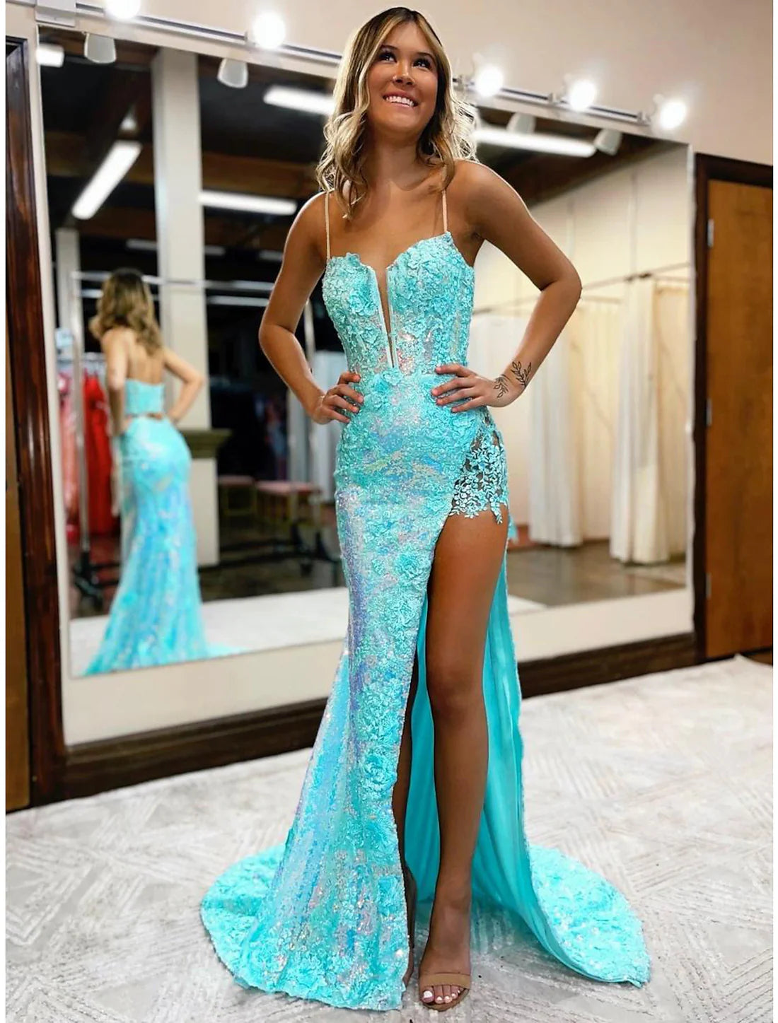 Luolandi Mermaid / Trumpet Prom Dresses High Split Dress Formal Wedding Party Court Train Sleeveless V Neck Sequined with Slit Appliques Sexy