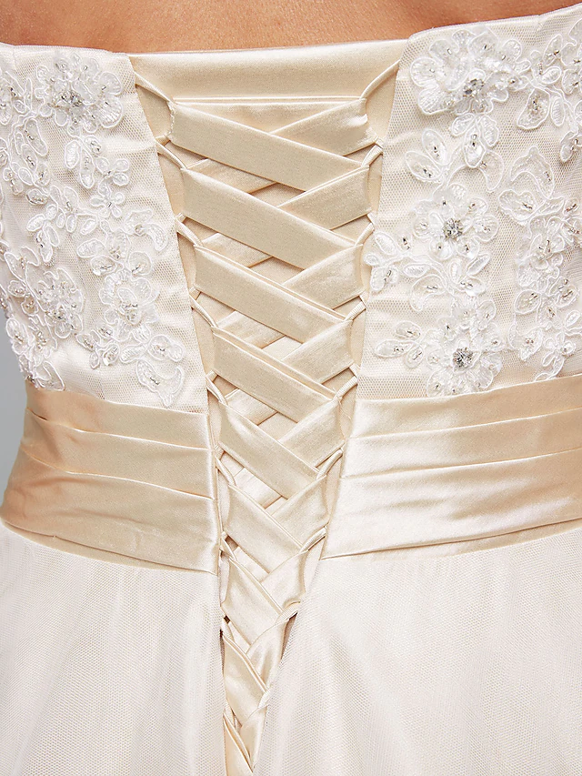 Luolandi A-Line Wedding Dresses Sweetheart Neckline Strapless Simple Plus Size with Appliques