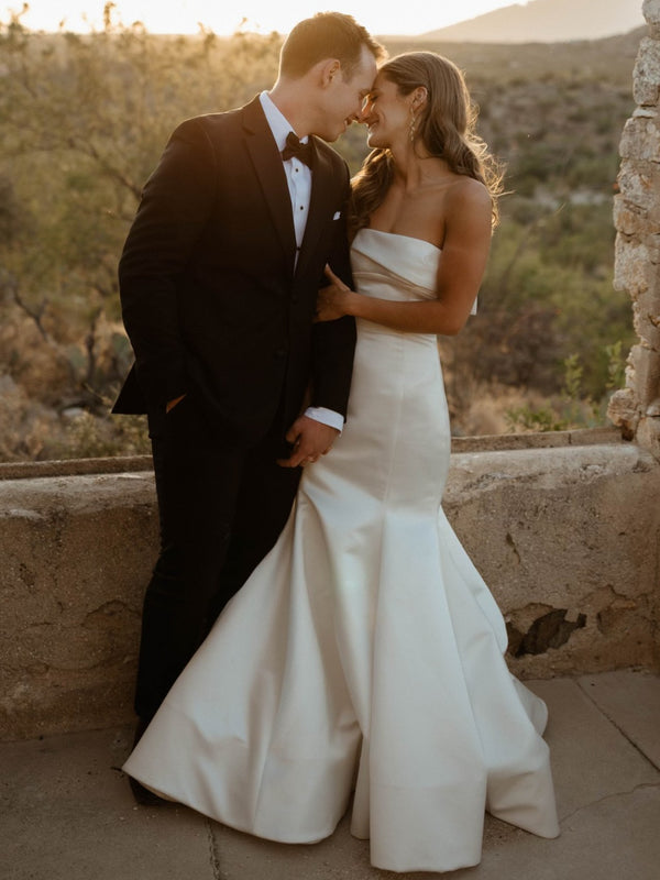 Luolandi Elegant Mermaid Strapless Satin Sleeveless Wedding Dresses Off Shoulder Sexy