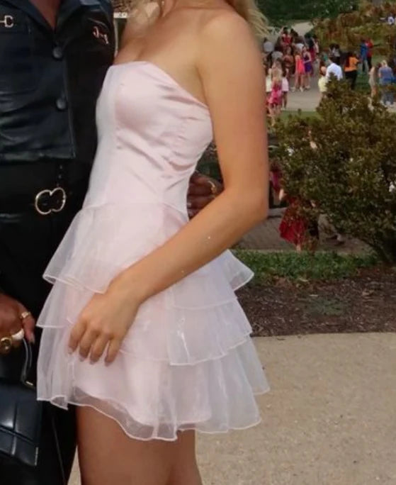 Luolandi Sweetheart A Line Strapless Ruffle Short Prom Dress Cute Homecoming Dress Lovely Graduation Dress Mini Birthday Party Dress