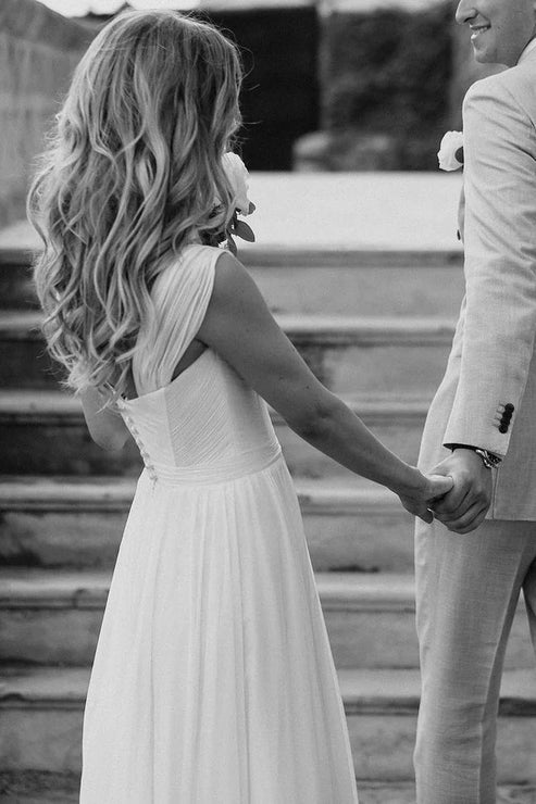 Luolandi Stunning A-Line Sweetheart Chiffon Beach Wedding Dresses With Slit