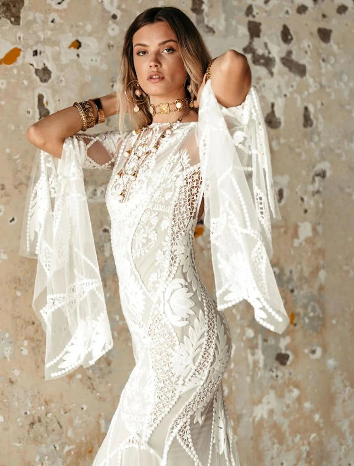 Luolandi Beach Open Back Boho Wedding Dresses Mermaid / Trumpet V Neck Long Sleeve Sweep / Brush Train Lace Bridal Gowns With Pattern Beautiful