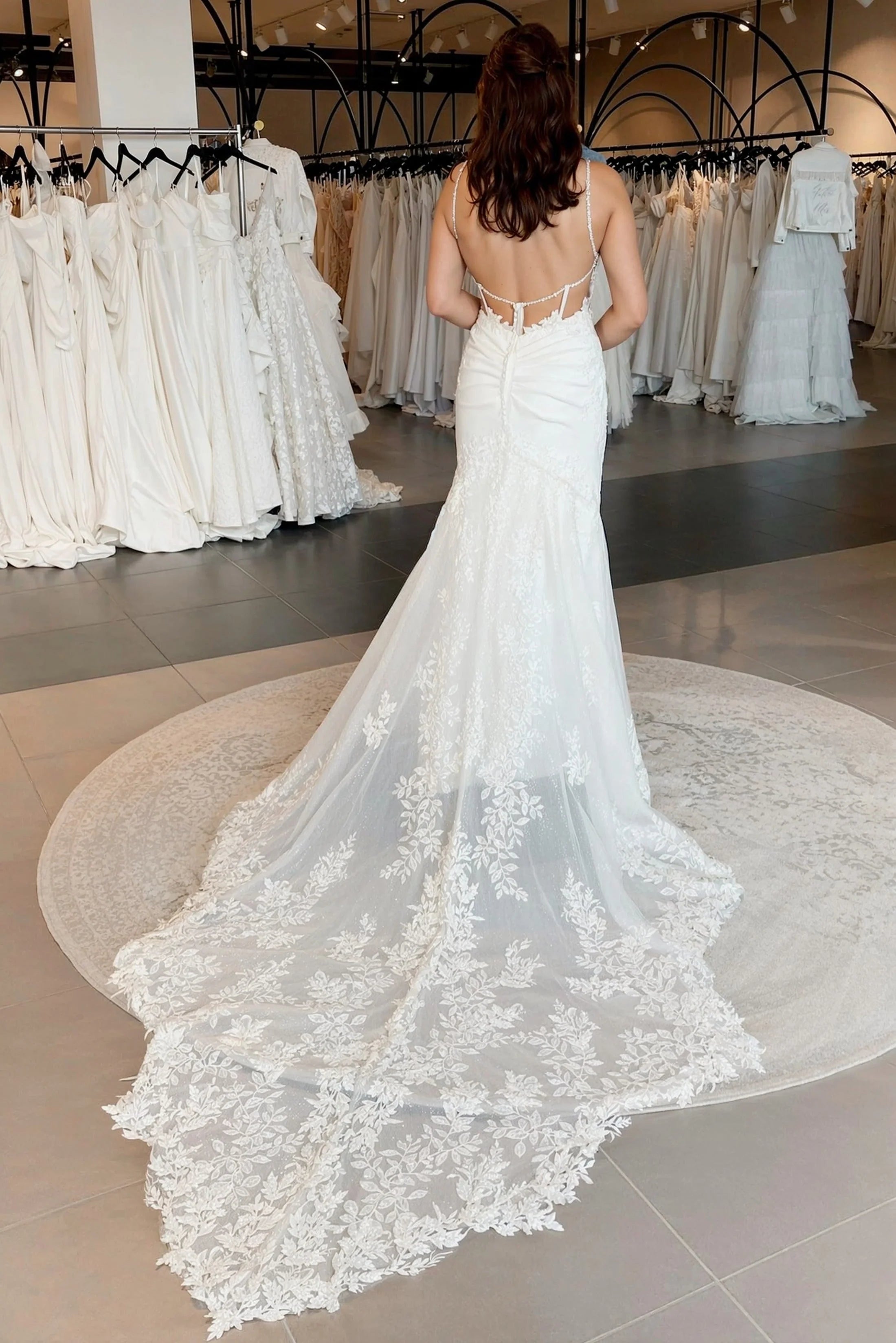 Luolandi Wedding Dress Spaghetti Straps Mermaid Appliques Bridal Dress With Sweep Train Elegant