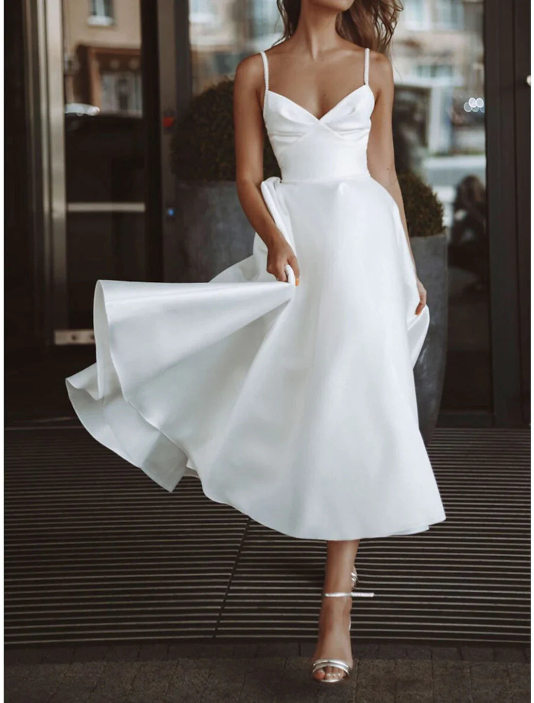 Luolandi Reception Simple Wedding Dresses Wedding Dresses A-Line V Neck Long Sleeve Tea Length Chiffon Bridal Gowns