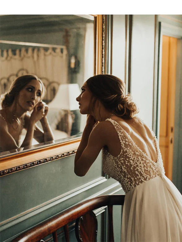 Luolandi Tulle V-neck Neckline A-line Wedding Dresses With Pearls Floor Length Sexy