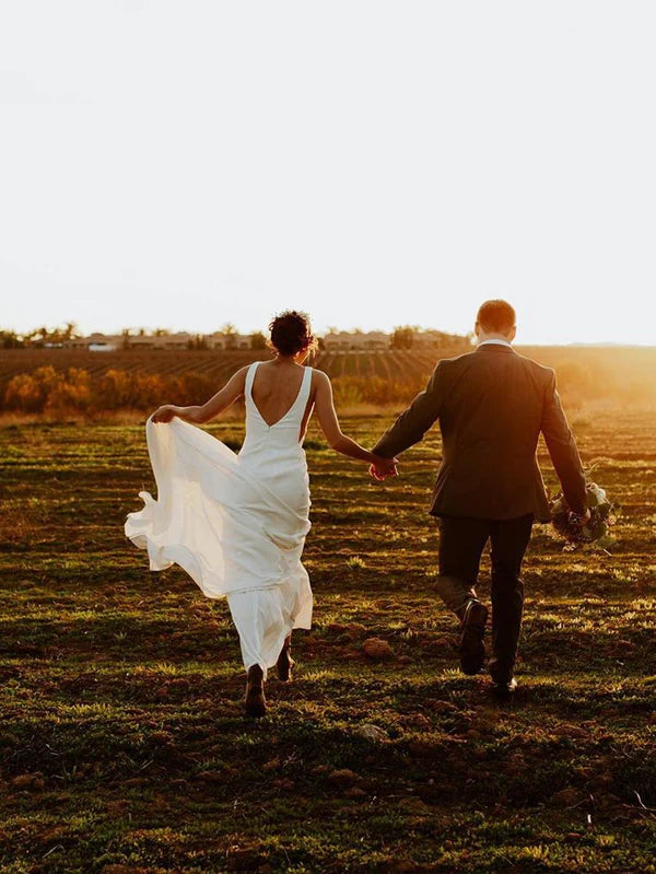 Luolandi Simple Backless V-Neck Chiffon Wedding Dresses Sleeveless Bridal Gowns Elegant