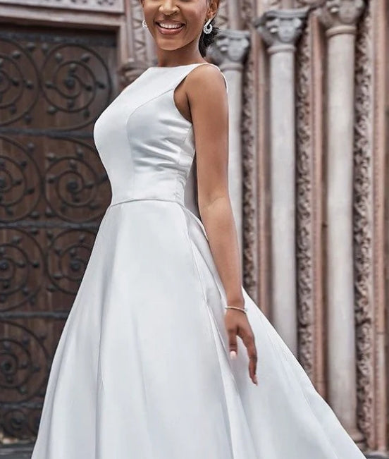 Luolandi A-Line Back Hole Wedding Dresses With Pockets Sleeveless Floor Length Solid Color Simple