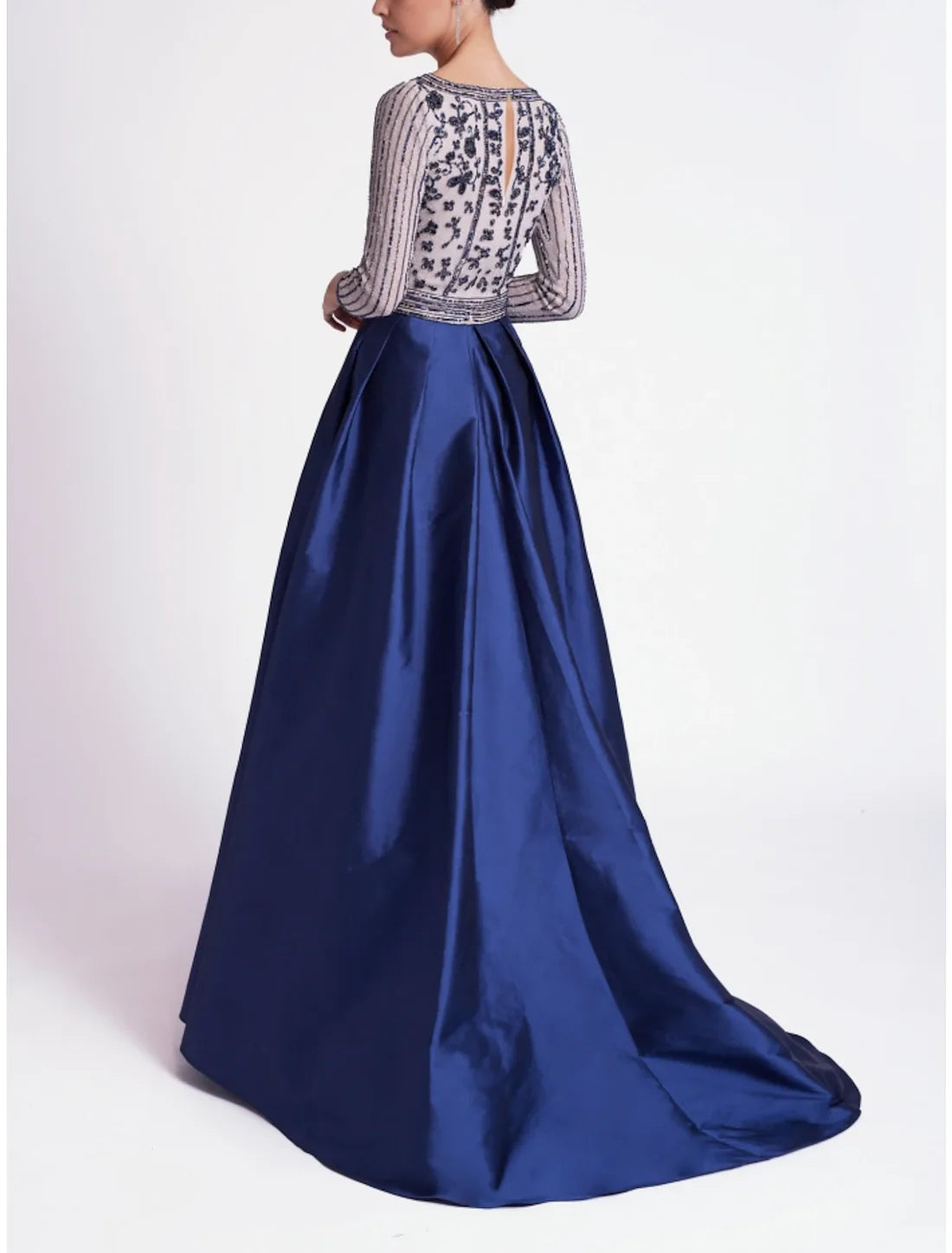 Luolandi A-Line Mother of the Bride Dress Wedding Guest Party Elegant Scoop Neck Sweep / Brush Train Satin Long Sleeve with Sequin Ruching Evening Dress