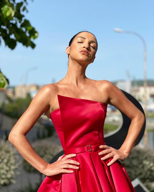 Luolandi Strapless Long A-line Red Satin Prom Dresses Simple Elegant Prom Dresses Charming Evening Party Dress