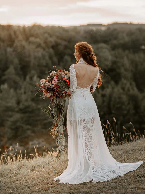 Luolandi Fabulous Backless Lace Illusion Longsleeves Wedding Dresses A-Line Bridal Gown Excluding the decorative chain on the back