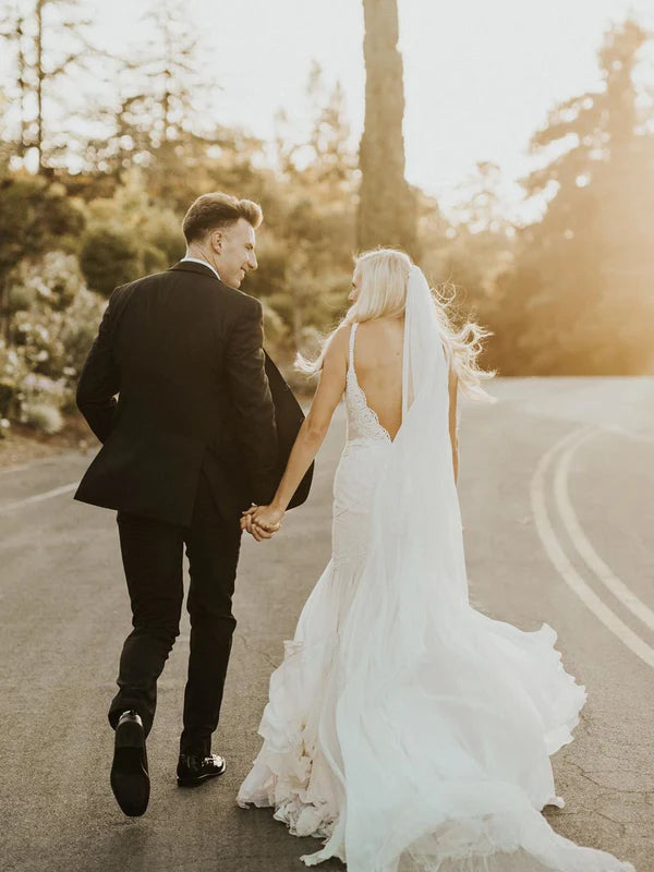 Luolandi Fabulous Chiffon V-Neck Backless Sleeveless Sweep Train Wedding Dresses Charming