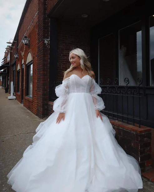 Luolandi Fairy Ball Gown Sweetheart Tulle Long Wedding Dresses with Ruffled Sleeves Beautiful