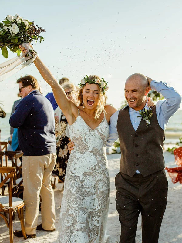 Luolandi A-Line Lace Backless V-Neck Spaghetti Straps Wedding Dress Charming