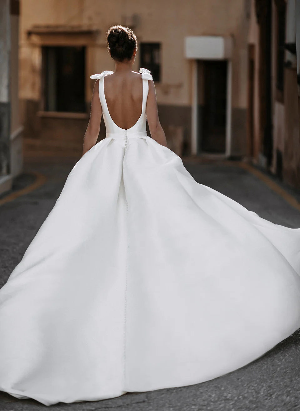 Luolandi Sleek Ball-Gown Satin V-Neck Bridal Gowns Open Back Simple Wedding Dress With Bow(s)