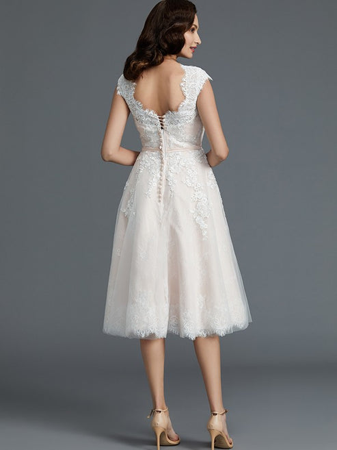 Luolandi A-Line/Princess Sleeveless Bateau Knee-Length Tulle Wedding Dresses Beautiful
