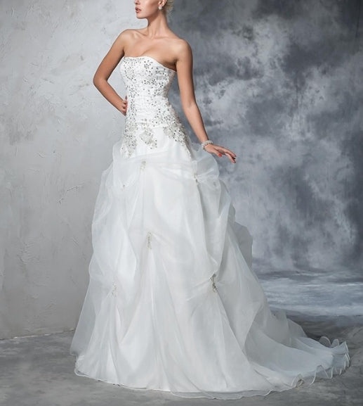 Luolandi Ball Gown Strapless Beading Sleeveless Long Wedding Dresses Elegant Bridal Gown