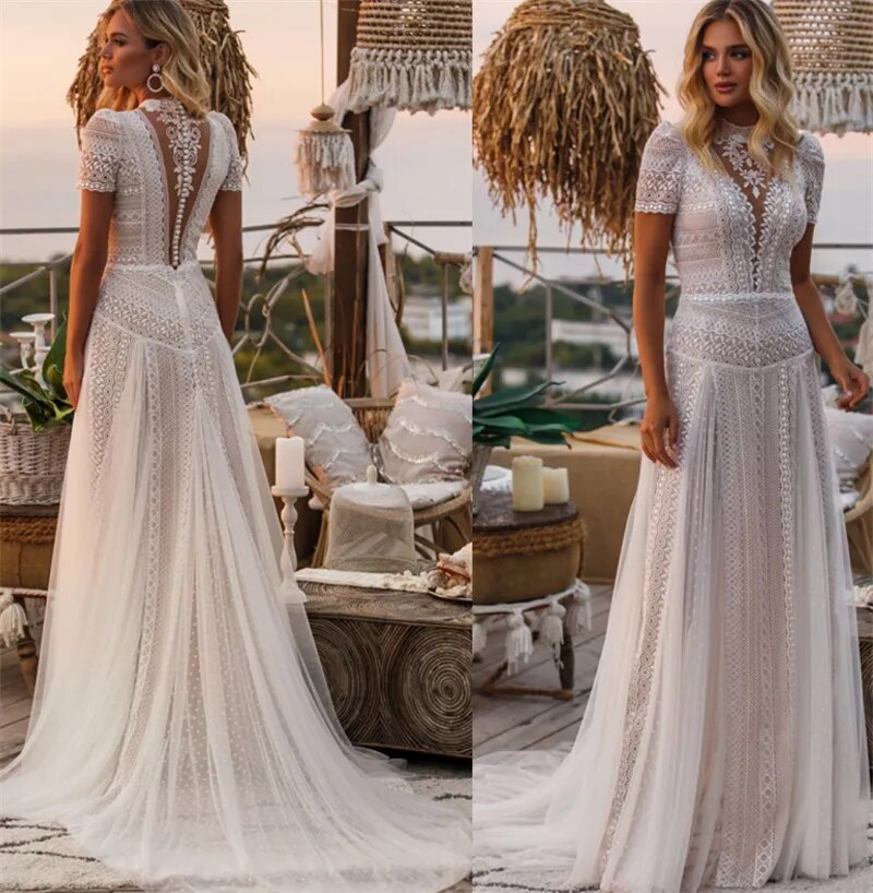 Luolandi Beach Boho Wedding Dresses A-Line Illusion Neck Short Sleeve Court Train Lace Bridal Gowns