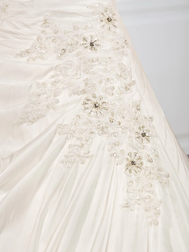 Luolandi Ball Gown Wedding Dresses V Neck Chapel Train Taffeta Half Sleeve See-Through with Ruched Beading