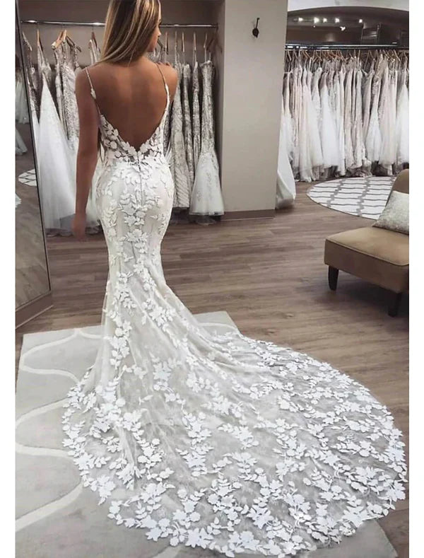 Luolandi Beach Boho Wedding Dresses Mermaid / Trumpet Camisole V Neck Spaghetti Strap Chapel Train Lace Bridal Gowns With Appliques