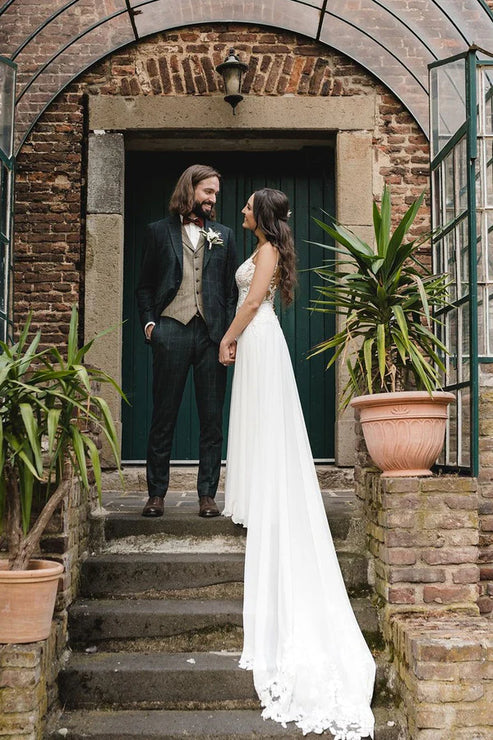 Luolandi A-Line V Neck Chiffon Wedding Dresses with Appliques Sexy Beautiful