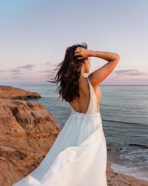 Luolandi A Line V Neck Tulle Wedding Dresses with Appliques Open Back Floor Length With Slit