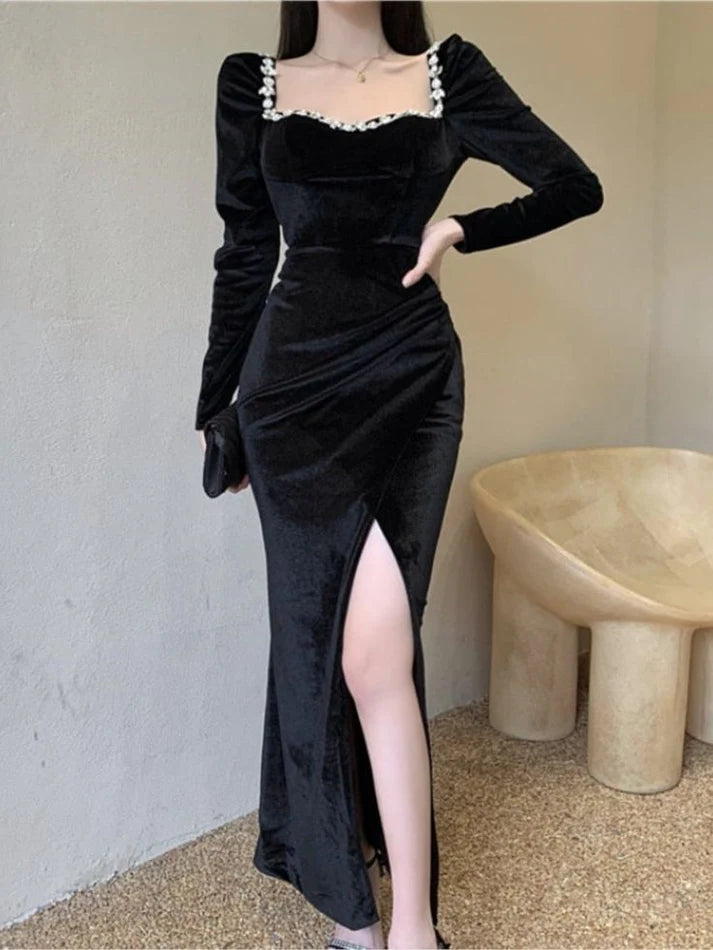Luolandi Black Long Sleeves Velvet Mermaid Slit Long Prom Dress with Beading Charming Evening Dress