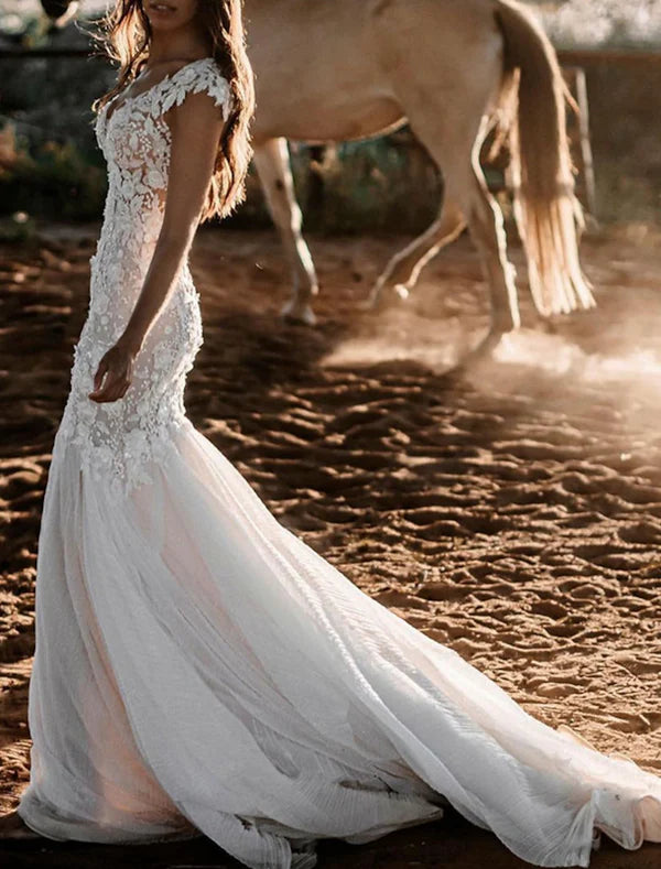 Luolandi Beach Wedding Dresses Mermaid / Trumpet V Neck Cap Sleeve Court Train Lace Bridal Gowns With Appliques Open Back