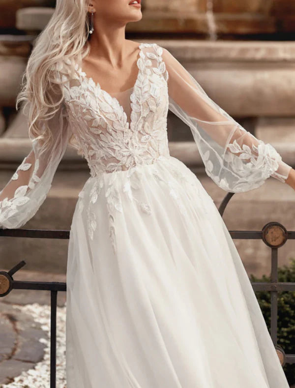 Luolandi Beach Boho Wedding Dresses A-Line V Neck Long Sleeve Court Train Lace Bridal Gowns With Appliques Beautiful