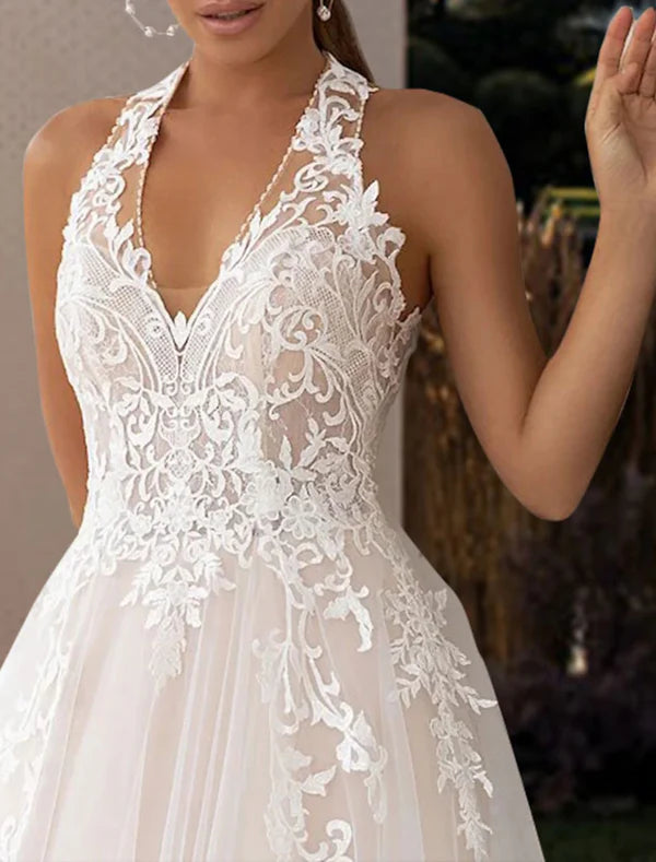Luolandi Beach Open Back Wedding Dresses A-Line Halter Neck Sleeveless Court Train Lace Bridal Gowns With Pleats Appliques Ivory