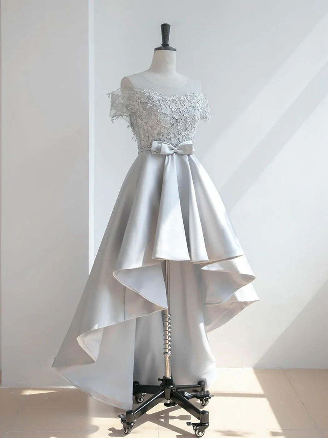 Luolandi A Line Scoop Neckline High Low Lace Prom Dresses Homecoming Dresses Formal Dress Cocktail Dress