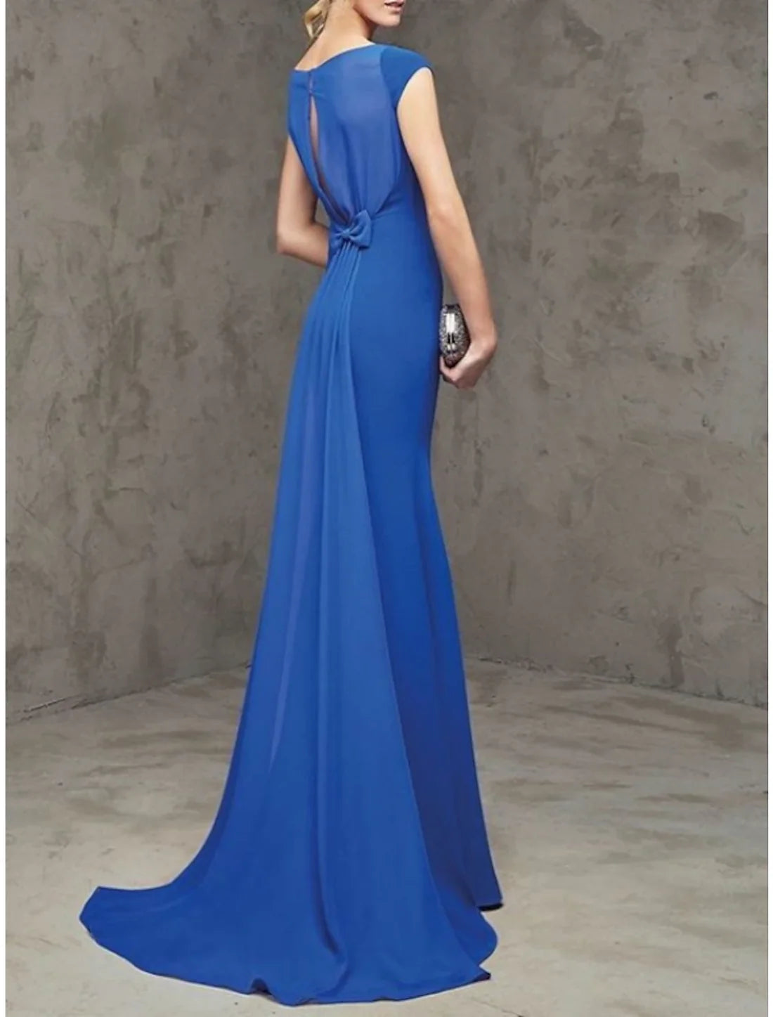 Luolandi Sheath / Column Mother of the Bride Dress Formal Party Elegant V Neck Sweep / Brush Train Chiffon Short Sleeve with Bow(s) Evening Dress