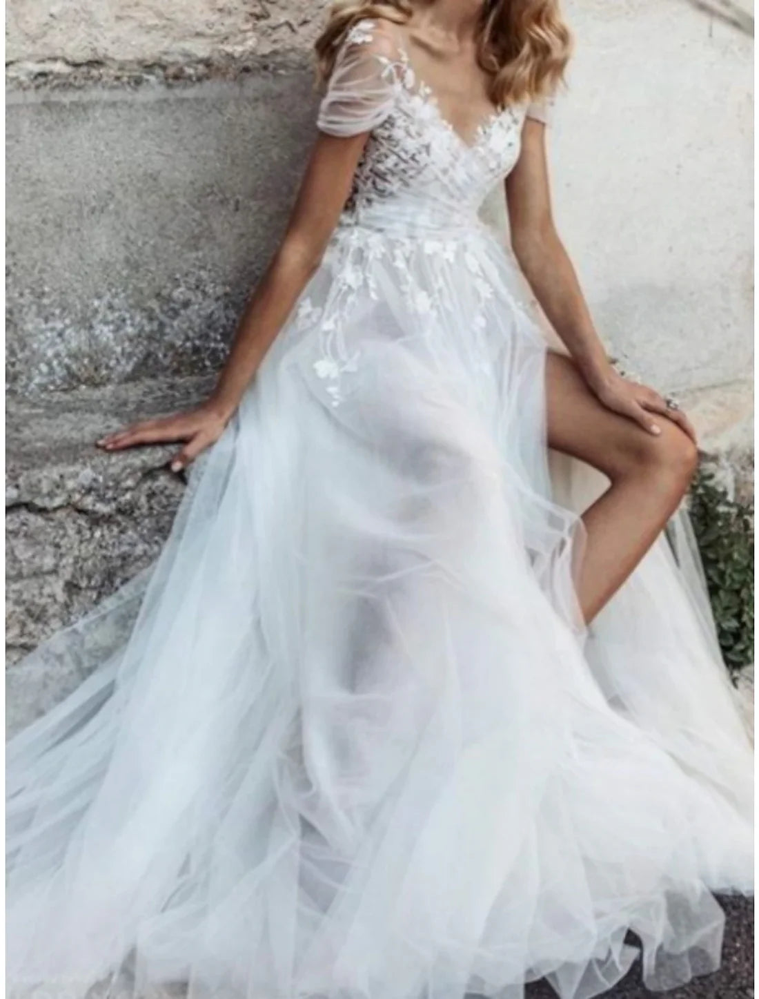 Luolandi Beach Mature Wedding Dresses A-Line V Neck Short Sleeve Court Train Lace Bridal Gowns With Pleats Split