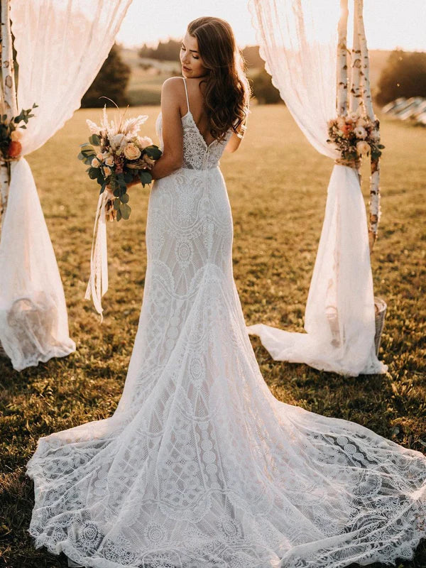 Luolandi Beautiful Slit V-Neck Lace Spaghetti Straps Sheath Wedding Dress Sexy Bridal Gown
