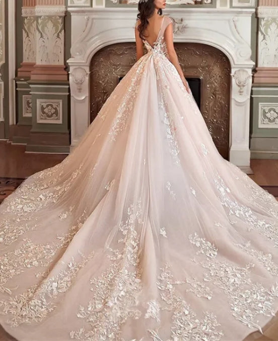 Luolandi A-line Scoop-Neck Cathedral Train Tulle Appliqued Romantic Wedding Dresses Elegant Bridal Gown