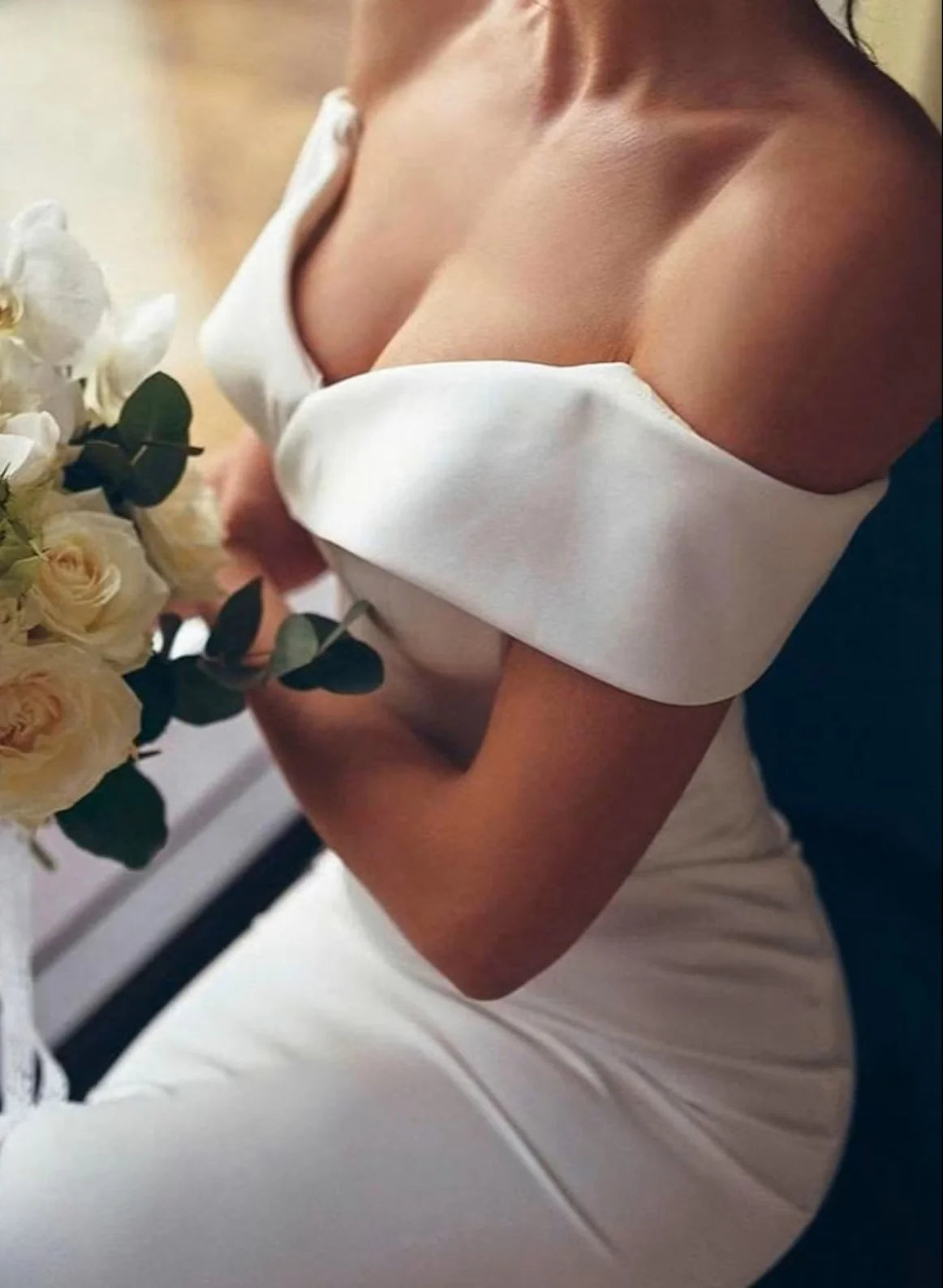 Luolandi Off-The-Shoulder Sleeveless Trumpet/Mermaid Satin Wedding Dresses With Sweep Train Simple