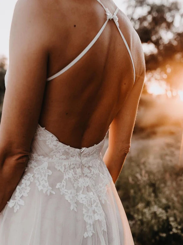 Luolandi Elegant Long Tulle Halter Neckline Backless A-line Wedding Dresses With Appliques Sexy