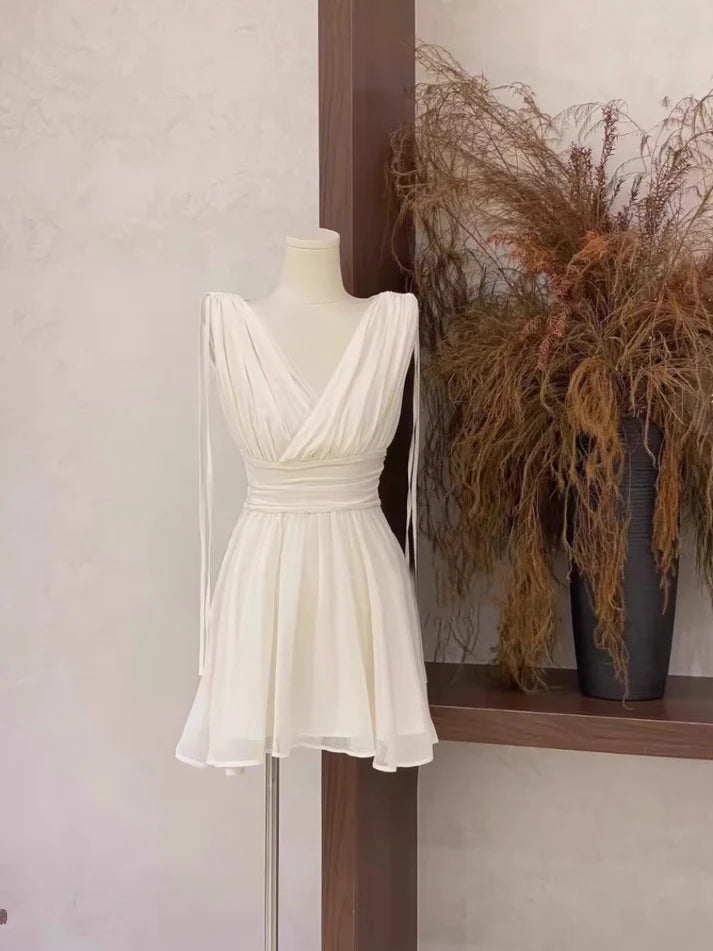 Luolandi Cute A Line V Neck Short Prom Dress Charming Homecoming Dress Lovely Graduation Dress Chic Birthday Party Dress