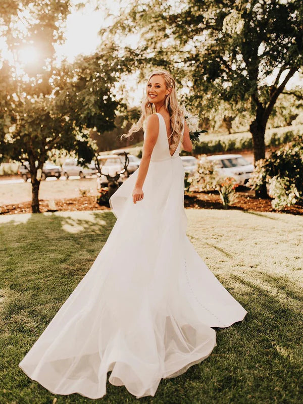 Luolandi Elegant V-Neck Backless Tulle Sleeveless A-line Chapel Train Wedding Dresses Sexy