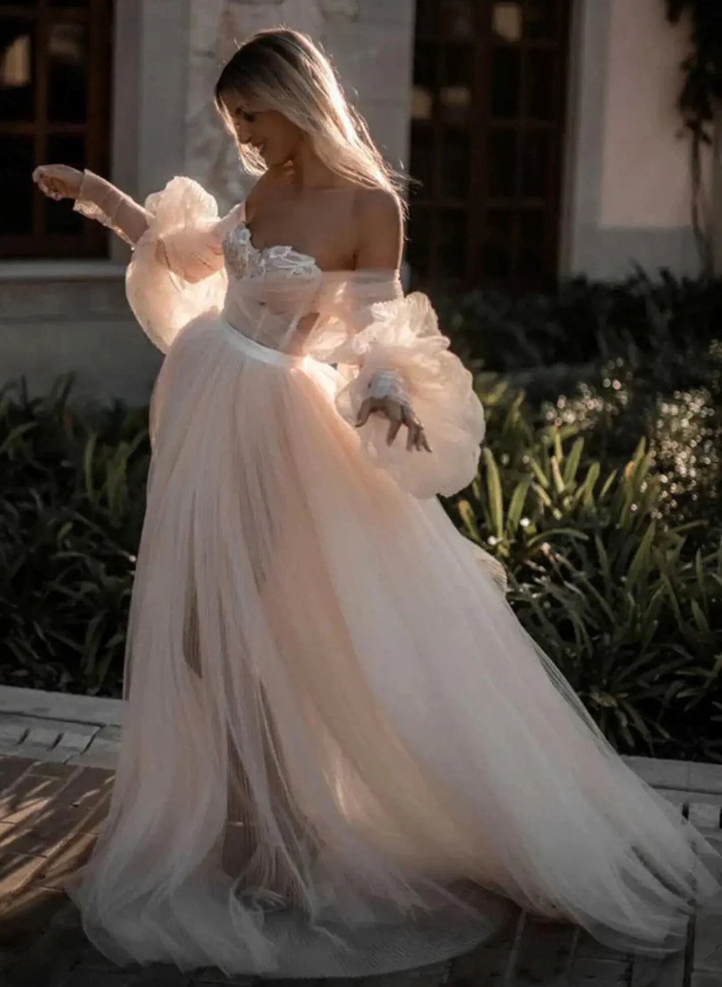Luolandi Romantic Long Sleeves Off-The-Shoulder Wedding Dresses With Lace Floor Length