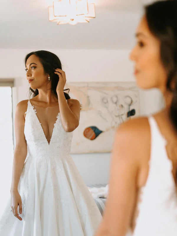 Luolandi Elegant Deep V-neckline Appliqued Satin Chapel Train A-line Wedding Dresses Sexy