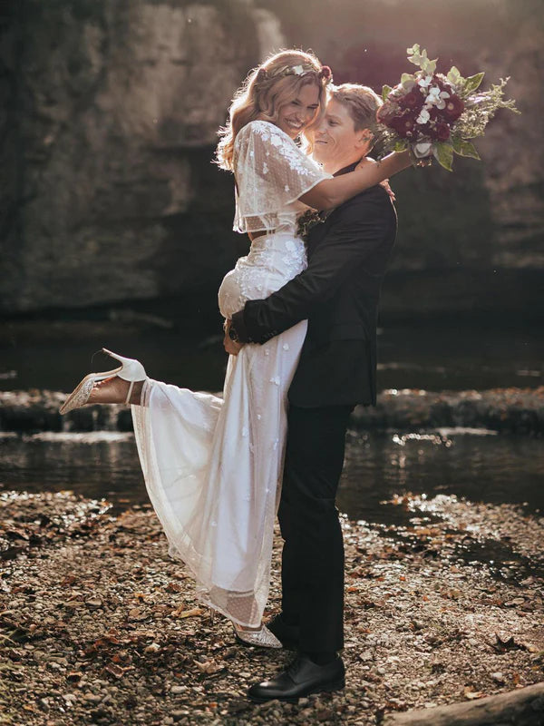 Luolandi Unique Floral Lace Bat Sleeves A-line Floor-length Wedding Dresses Beautiful