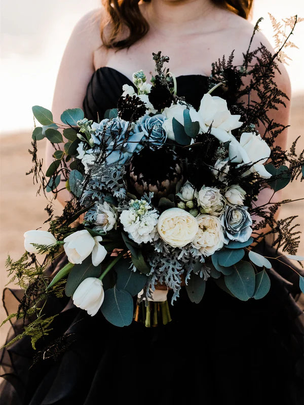 Luolandi Unique Sweetheart Black Wedding Dresses Tulle Tiered A-line Bridal Gown Off Shoulder Charming