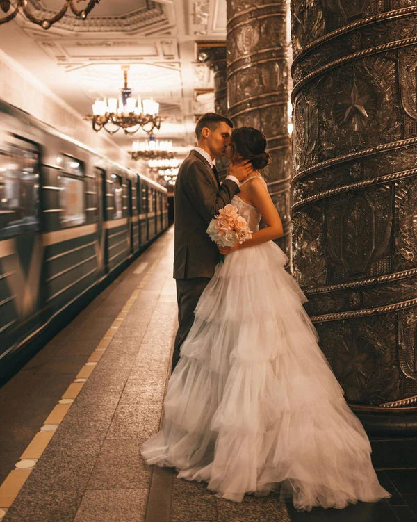 Luolandi Sweetheart Multilayer Network Beaded Wedding Dresses Floor Length Charming Bridal Gown