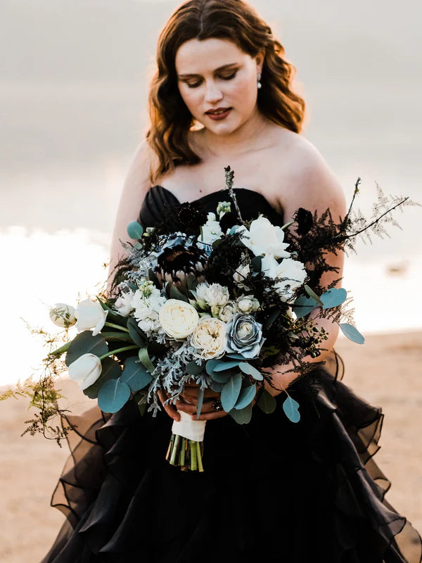 Luolandi Unique Sweetheart Black Wedding Dresses Tulle Tiered A-line Bridal Gown Off Shoulder Charming