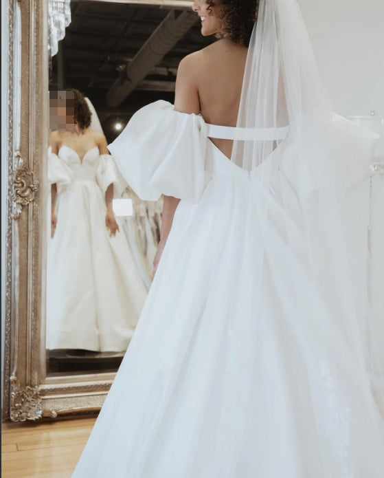 Luolandi Sweetheart Satin Wedding Dresses With Short Sleeves V-neck Off Shoulder Solid Color Simple Bridal Gown