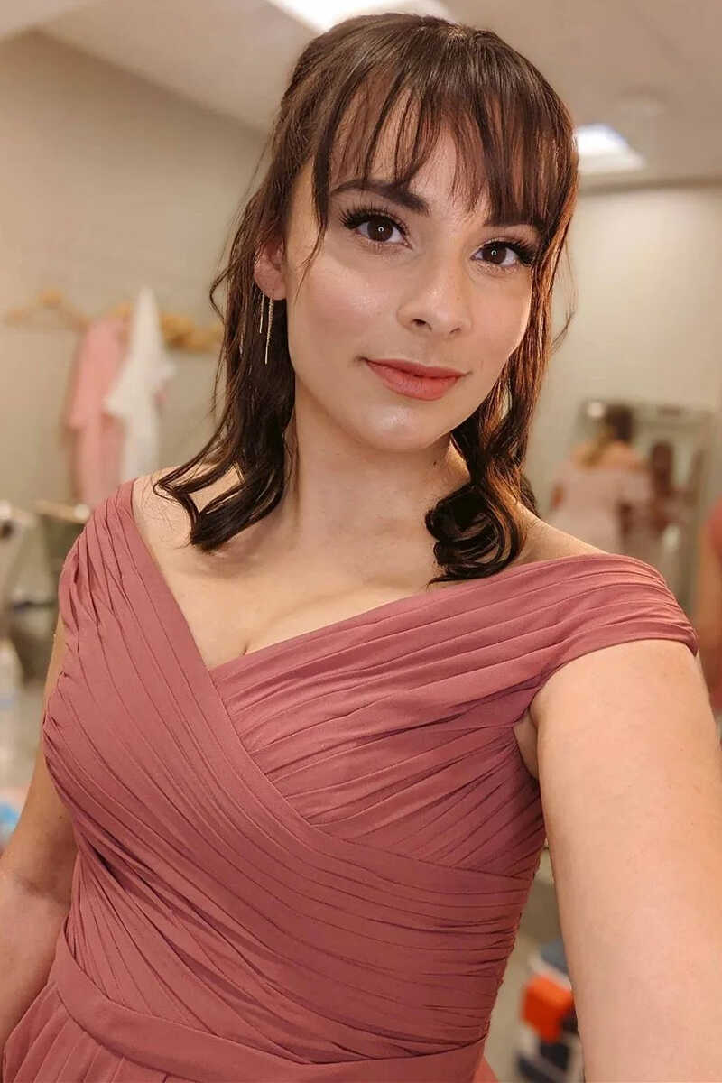 Luolandi Chiffon Off-the-Shoulder Long Bridesmaid Dress with Slit Elegant Evening Party Dress